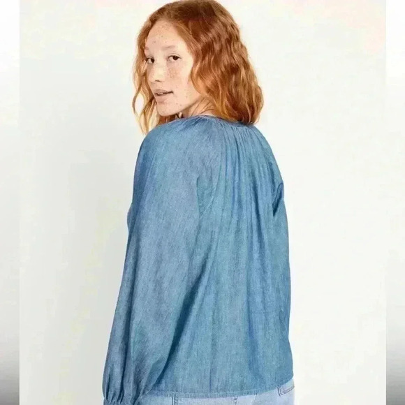 NWT old navy long sleeve chambray denim peasant top women L - Picture 3 of 10